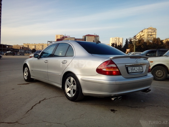 Mercedes E 240 2002, 220,000 km - 2.4 l - Bakı