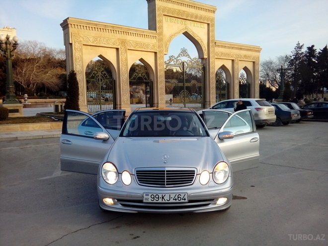 Mercedes E 240 2002, 220,000 km - 2.4 l - Bakı