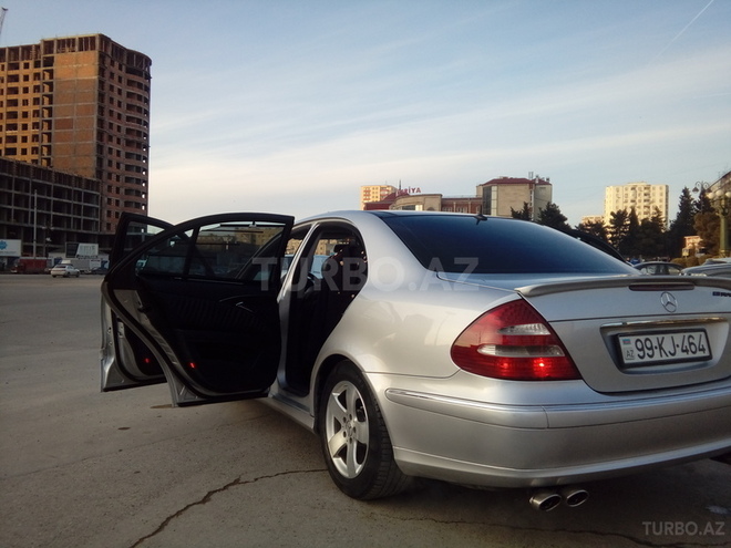 Mercedes E 240 2002, 220,000 km - 2.4 l - Bakı