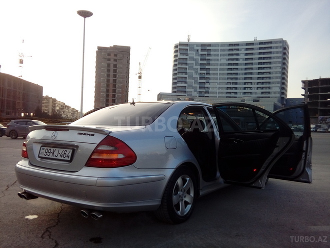 Mercedes E 240 2002, 220,000 km - 2.4 l - Bakı