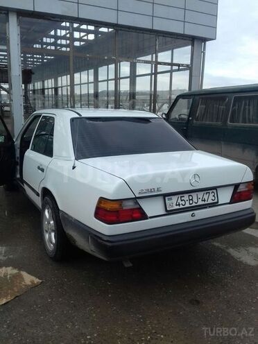 Mercedes B 200 1988, 10,000 km - 0.2 л - Astara