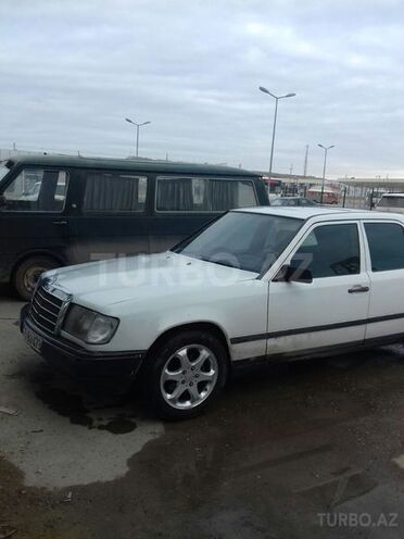 Mercedes B 200 1988, 10,000 km - 0.2 л - Astara