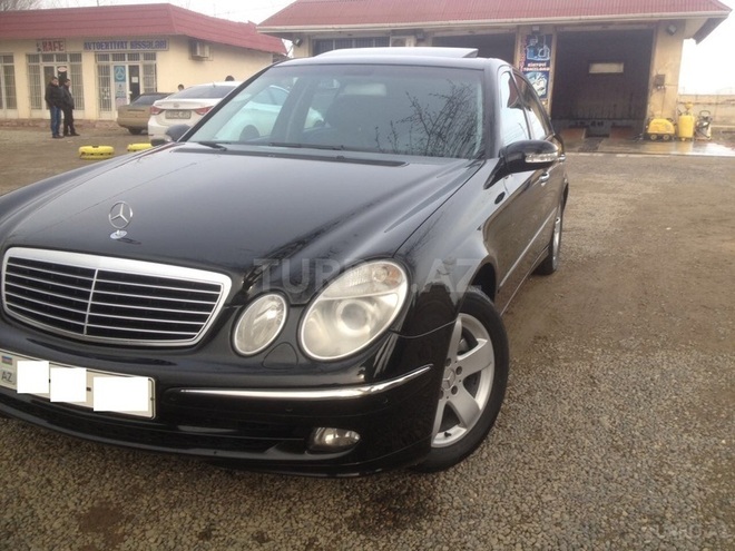 Mercedes E 270 2002, 322,000 km - 2.7 l - 