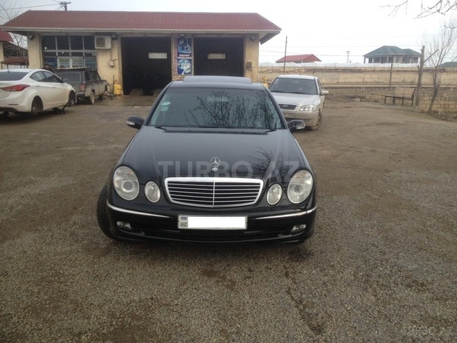 Mercedes E 270 2002, 322,000 km - 2.7 l - 