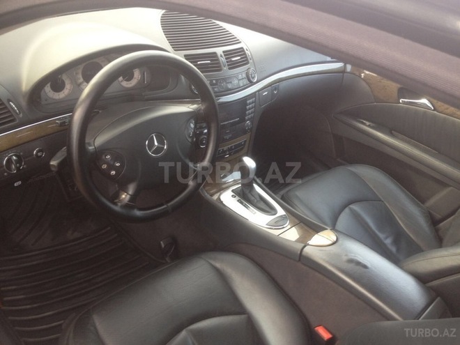 Mercedes E 270 2002, 322,000 km - 2.7 l - 