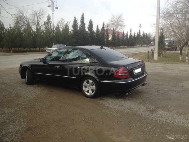 Mercedes E 270 2002, 322,000 km - 2.7 l - 