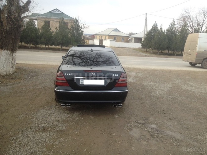 Mercedes E 270 2002, 322,000 km - 2.7 l - 
