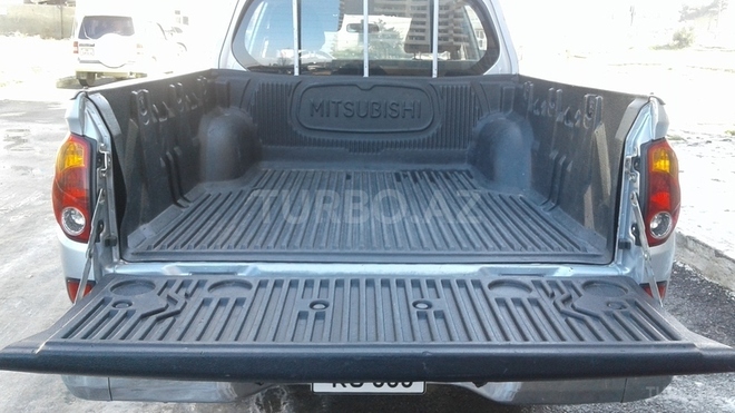 Mitsubishi L200 2012, 69,523 km - 2.5 l - Bakı