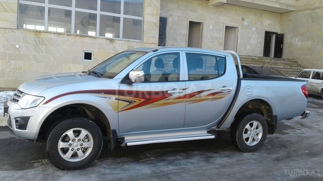 Mitsubishi L200 2012, 69,523 km - 2.5 l - Bakı