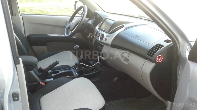 Mitsubishi L200 2012, 69,523 km - 2.5 l - Bakı