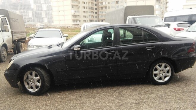 Mercedes C 220 2000, 240,000 km - 2.2 l - Bakı