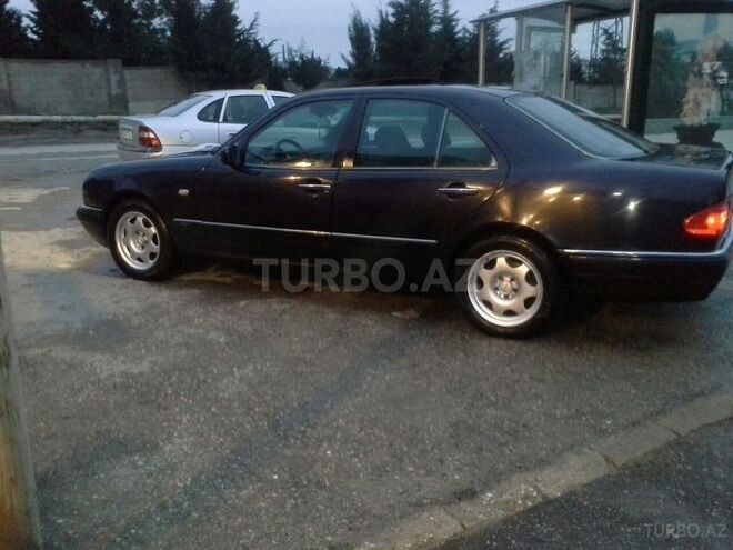 Mercedes E 230 1996, 252,000 km - 2.3 l - Bakı