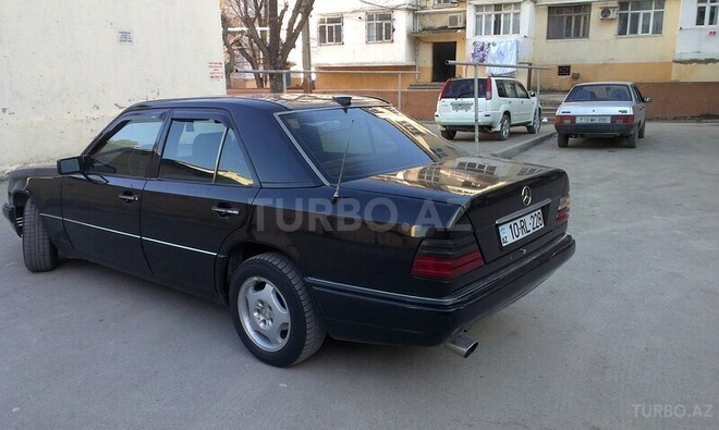 Mercedes E 220 1994, 450,000 km - 2.2 l - Bakı