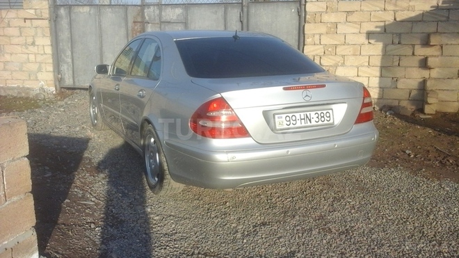 Mercedes E 220 2006, 300,000 km - 2.2 l - Saatlı