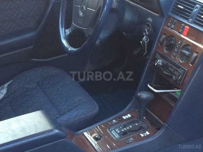 Mercedes C 220 1993, 276,550 km - 2.2 l - Bakı