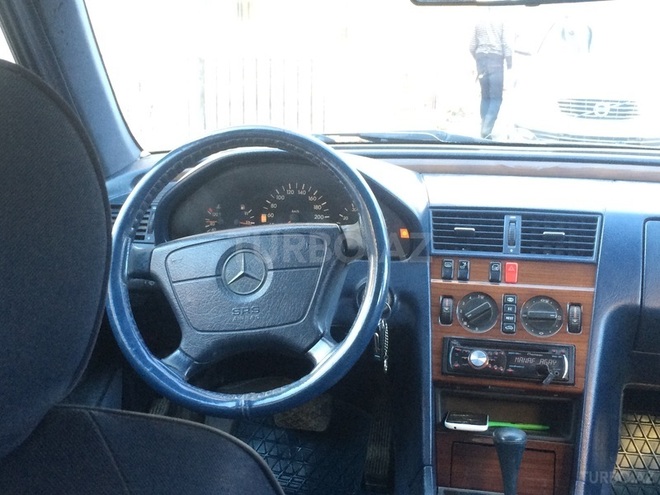 Mercedes C 220 1993, 276,550 km - 2.2 l - Bakı