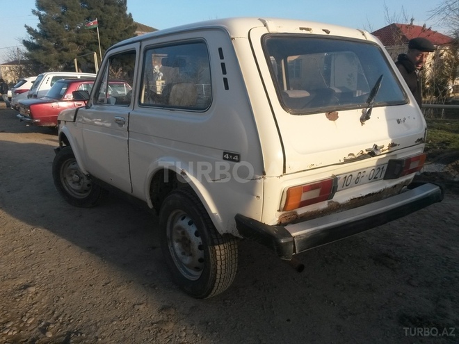 LADA (VAZ) Niva 1994, 150,000 km - 1.6 l - Saatlı