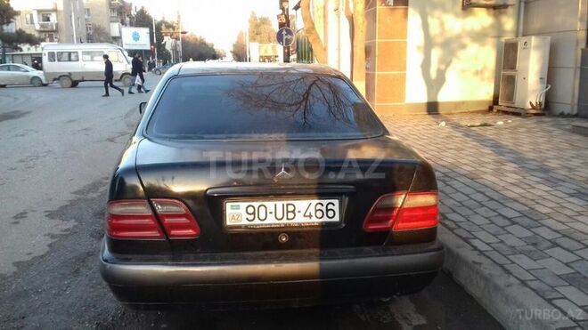 Mercedes E 240 1999, 266,000 km - 2.4 l - Sumqayıt