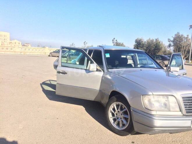 Mercedes E 220 1994, 390,600 km - 2.2 l - Bakı