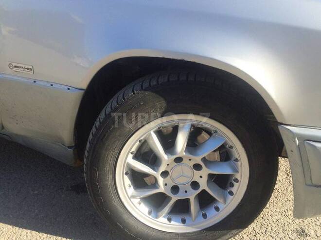 Mercedes E 220 1994, 390,600 km - 2.2 l - Bakı