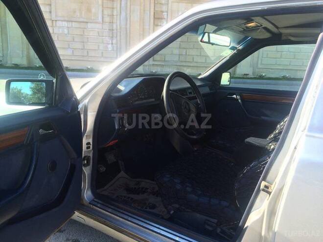 Mercedes E 220 1994, 390,600 km - 2.2 l - Bakı