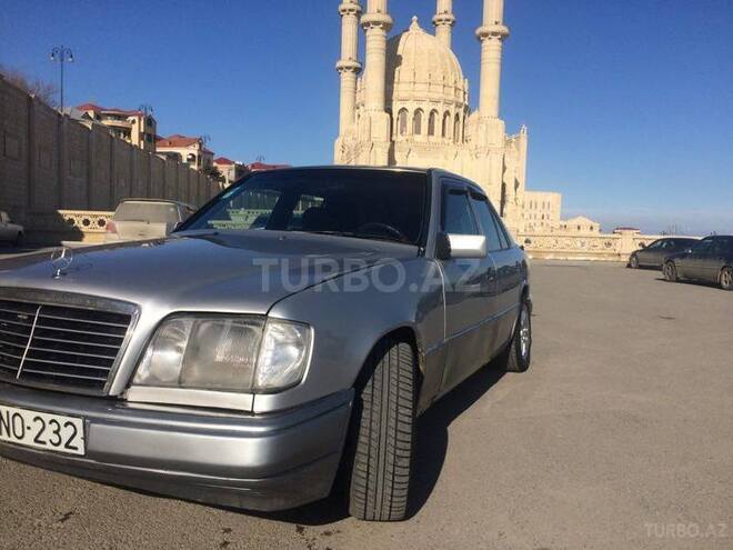 Mercedes E 220 1994, 390,600 km - 2.2 l - Bakı