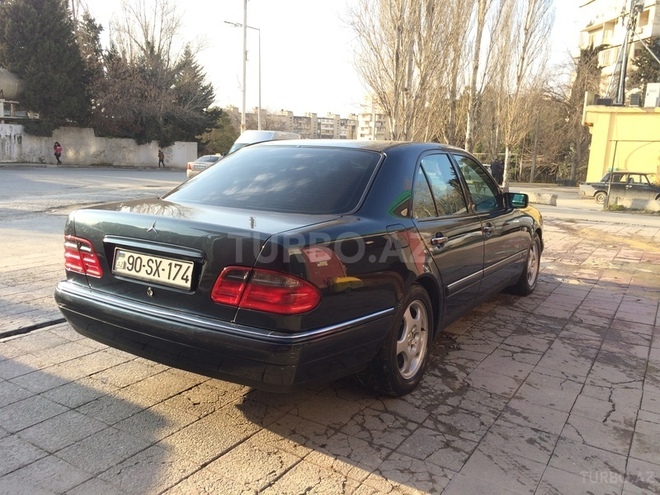 Mercedes E 240 1999, 364,000 km - 2.4 l - Bakı