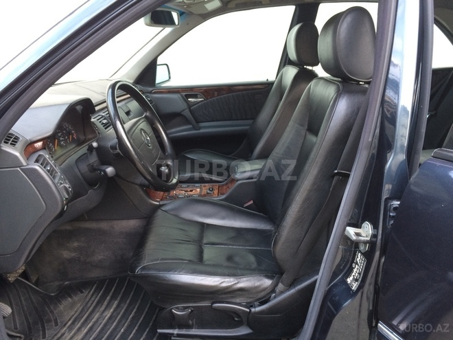 Mercedes E 240 1999, 364,000 km - 2.4 l - Bakı