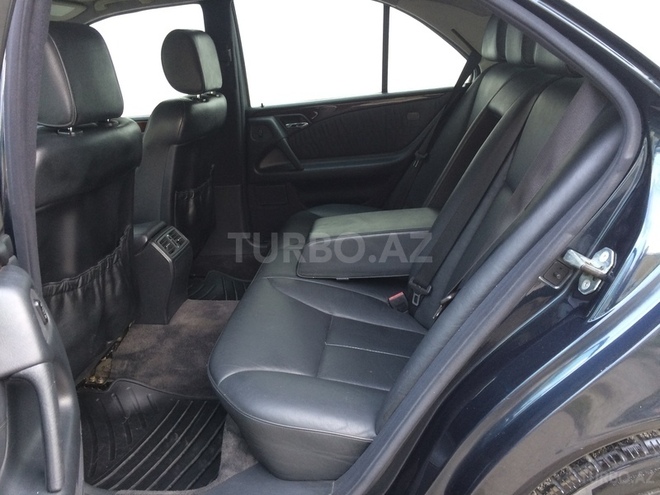 Mercedes E 240 1999, 364,000 km - 2.4 l - Bakı
