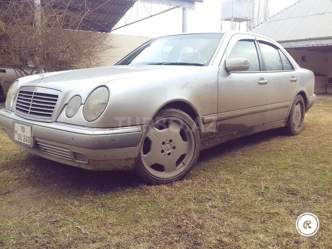 Mercedes E 240 1998, 220,000 km - 2.4 л - Bakı
