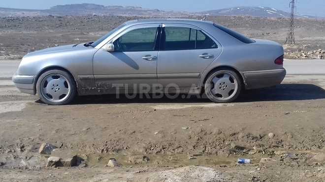 Mercedes E 240 1998, 220,000 km - 2.4 л - Bakı