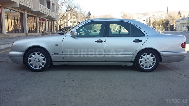 Mercedes E 200 1999, 190,000 km - 2.0 l - Yevlax