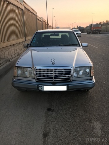 Mercedes E 200 1993, 466,000 km - 2.0 l - Bakı