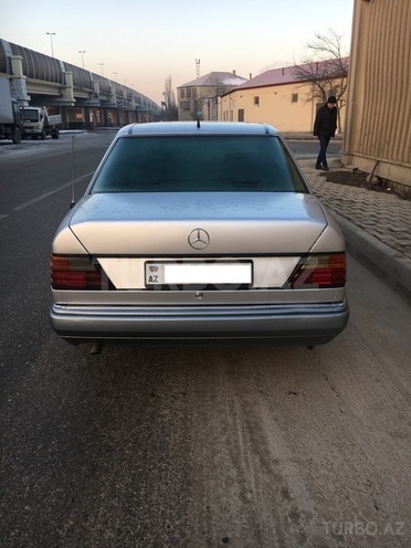 Mercedes E 200 1993, 466,000 km - 2.0 l - Bakı