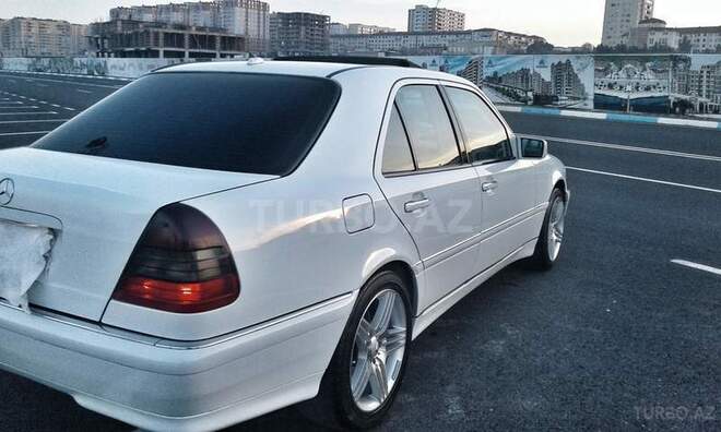 Mercedes C 230 2000, 232,580 km - 0.3 l - Sumqayıt