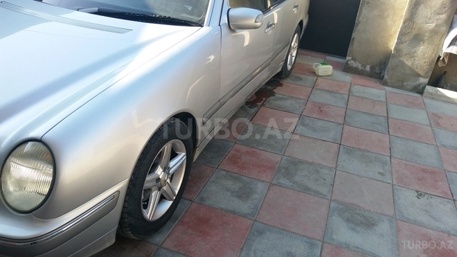 Mercedes E 240 2000, 99,986 km - 2.6 l - Bakı