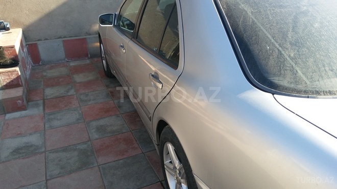 Mercedes E 240 2000, 99,986 km - 2.6 l - Bakı