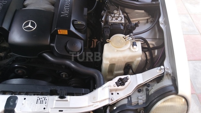 Mercedes E 240 2000, 99,986 km - 2.6 l - Bakı
