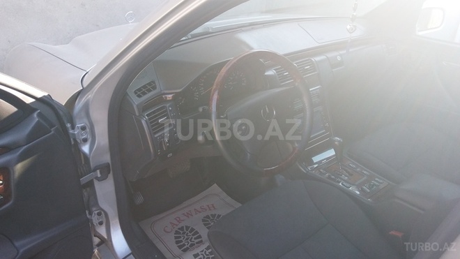 Mercedes E 240 2000, 99,986 km - 2.6 l - Bakı