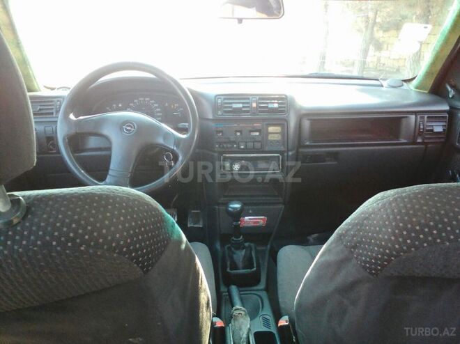 Opel Vectra 1995, 221,000 km - 2.0 l - Xırdalan