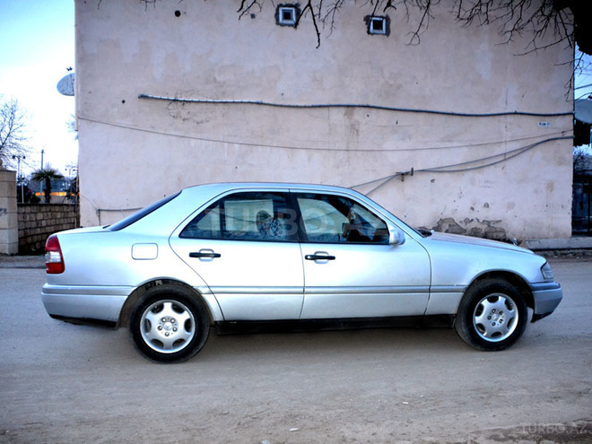 Mercedes C 220 1994, 190,000 km - 2.2 l - Bakı