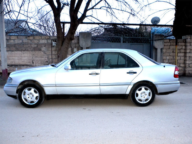 Mercedes C 220 1994, 190,000 km - 2.2 l - Bakı