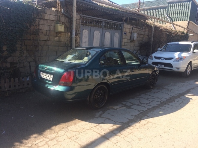 Hyundai Elantra 2001, 240,000 km - 2.0 l - Bakı