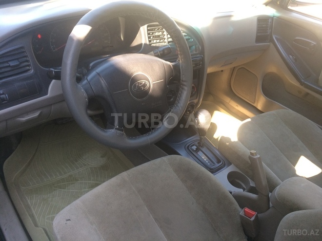 Hyundai Elantra 2001, 240,000 km - 2.0 l - Bakı