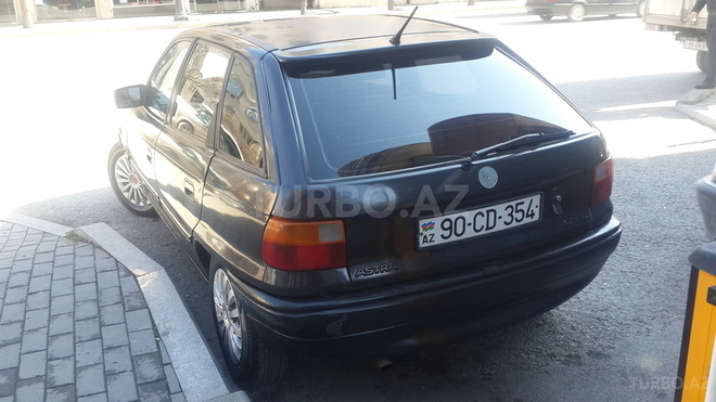 Opel Astra 1994, 240,000 km - 1.4 l - Bakı