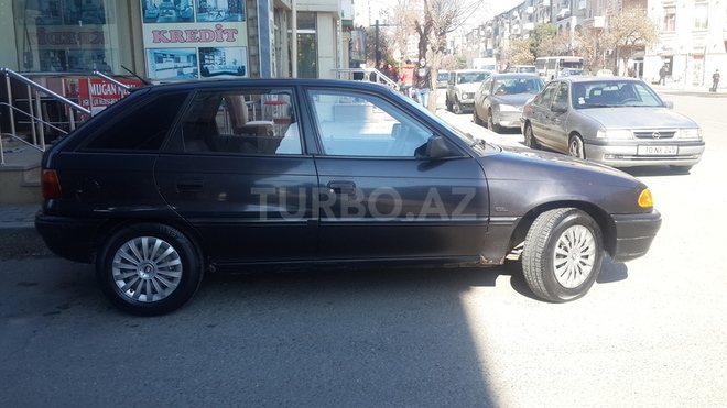 Opel Astra 1994, 240,000 km - 1.4 l - Bakı