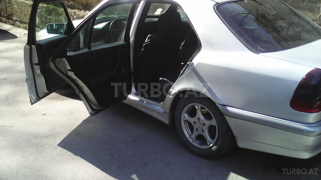 Mercedes C 230 1997, 415,000 km - 2.3 l - Bakı