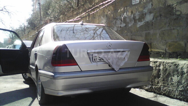 Mercedes C 230 1997, 415,000 km - 2.3 l - Bakı