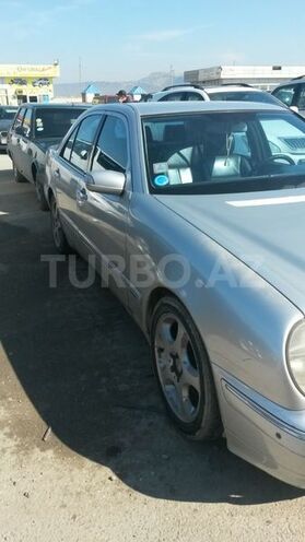 Mercedes E 270 2001, 280,000 km - 2.7 l - Bakı
