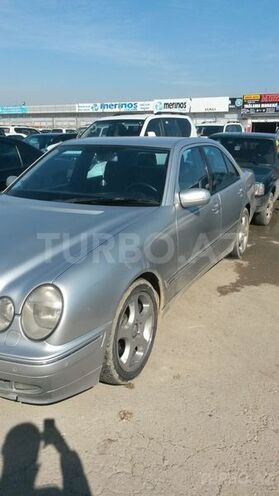 Mercedes E 270 2001, 280,000 km - 2.7 l - Bakı
